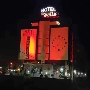 Otel La Bella, Soma